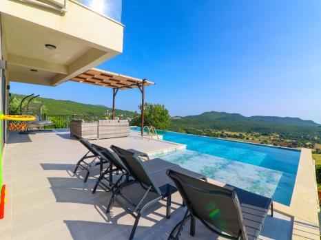 Villa Adin