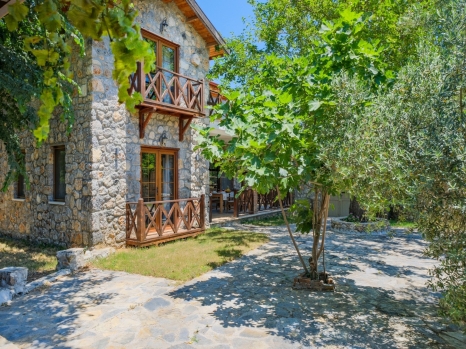 Villa Levissi Alba