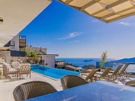 Villa July