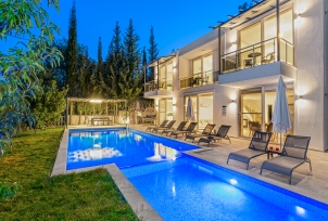 Villa Whitestone 1 Resim