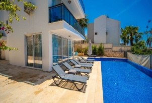 Villa Trios 3 Resim